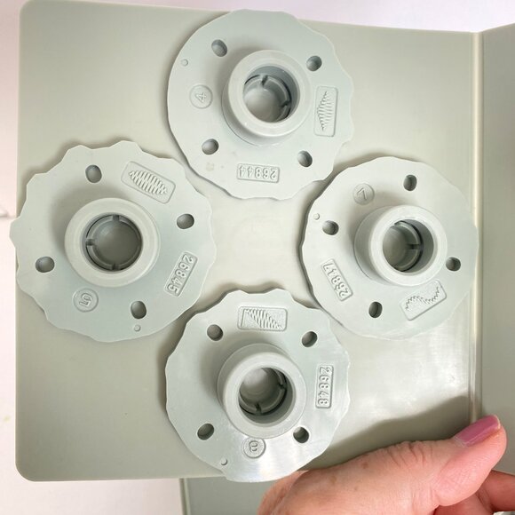 Sears Kenmore Buttonholer Zig-Zag Sewing Machine Accessories Kit Model 17501 Vtg - Picture 16 of 16